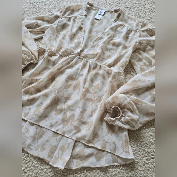 Cabi Couplet Beige & White Floral Puff Sleeve Blouse Top Size XS Small - Picture 3 of 8
